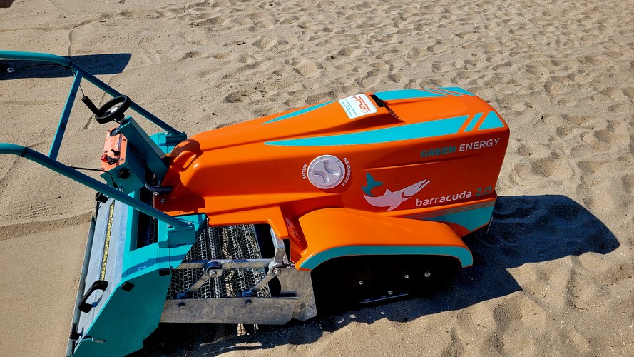 electric beach cleaner, fully electric beach cleaner, Bebot Robot not, Clean Sands, 