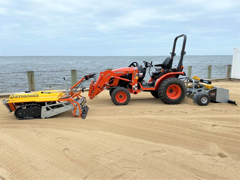 Beach Cleaner, Beach Cleaning Equipment, Beach cleaner compact tractor